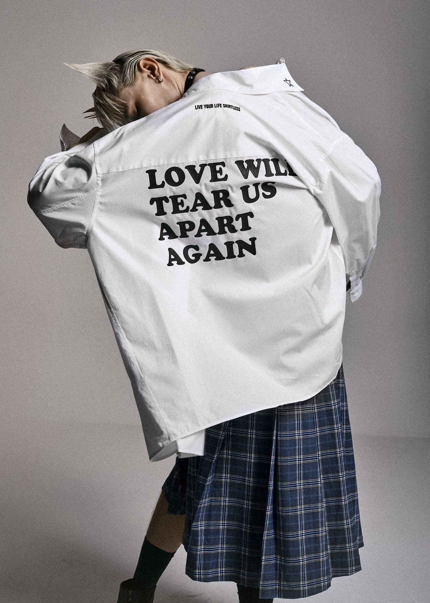 shirtless-campagna-2025-luca-pistillo-03-love-will-tear-us-apart